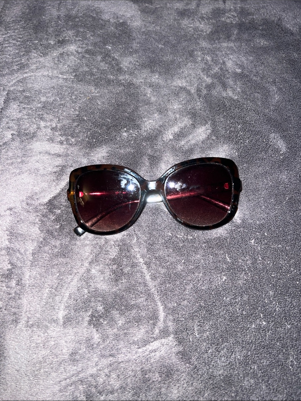 Steve Madden Tortoiseshell Frame Sunglasses with Brown-Red Gradient Lenses